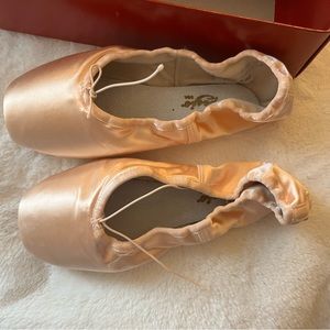 Ballet Pointe Slippers